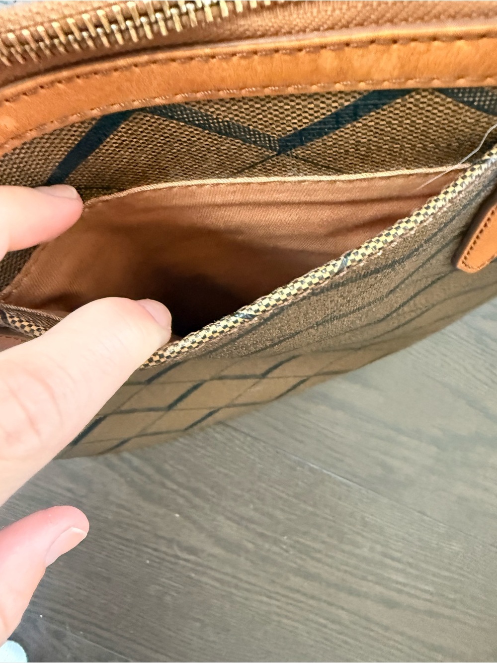 🤎 Fossil Geo Brown and Blue 💙 Tote with Tan Trim - Picture 7 of 11